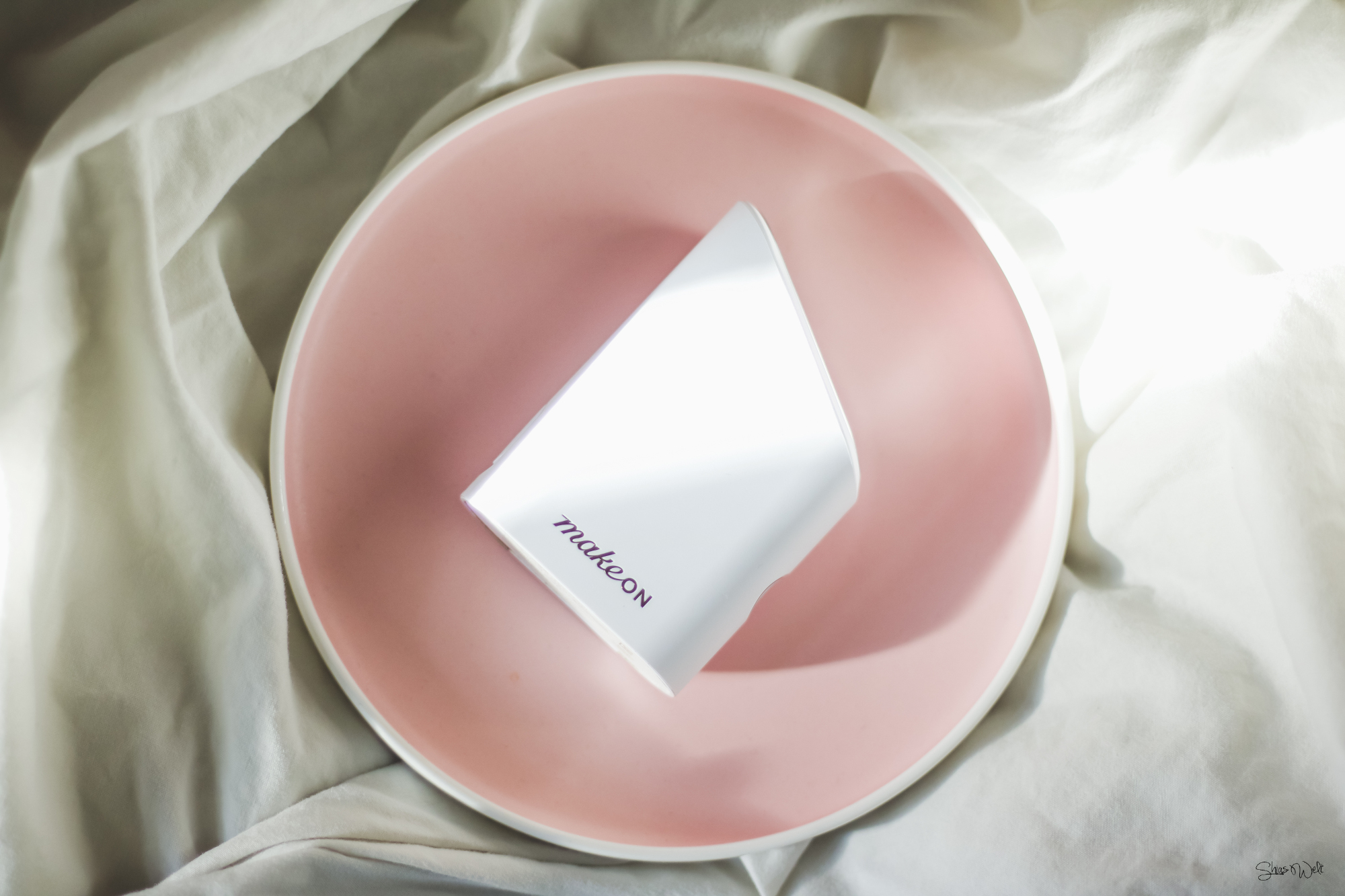 Makeon - Light Therapy Review